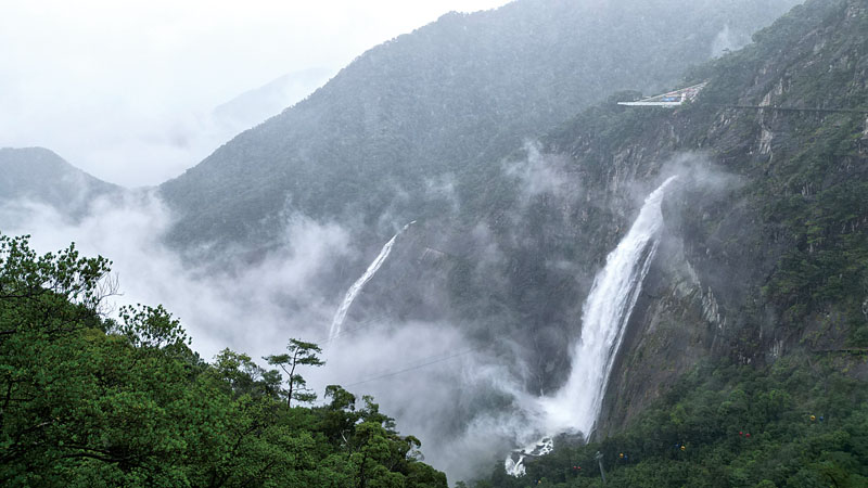 岱仙双瀑  许华森摄于石牛山.jpg