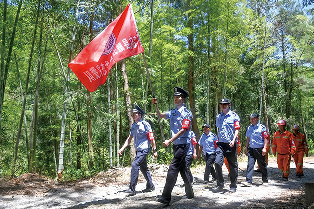 戴云山生态义警队开展森林防火宣传教育活动.jpg